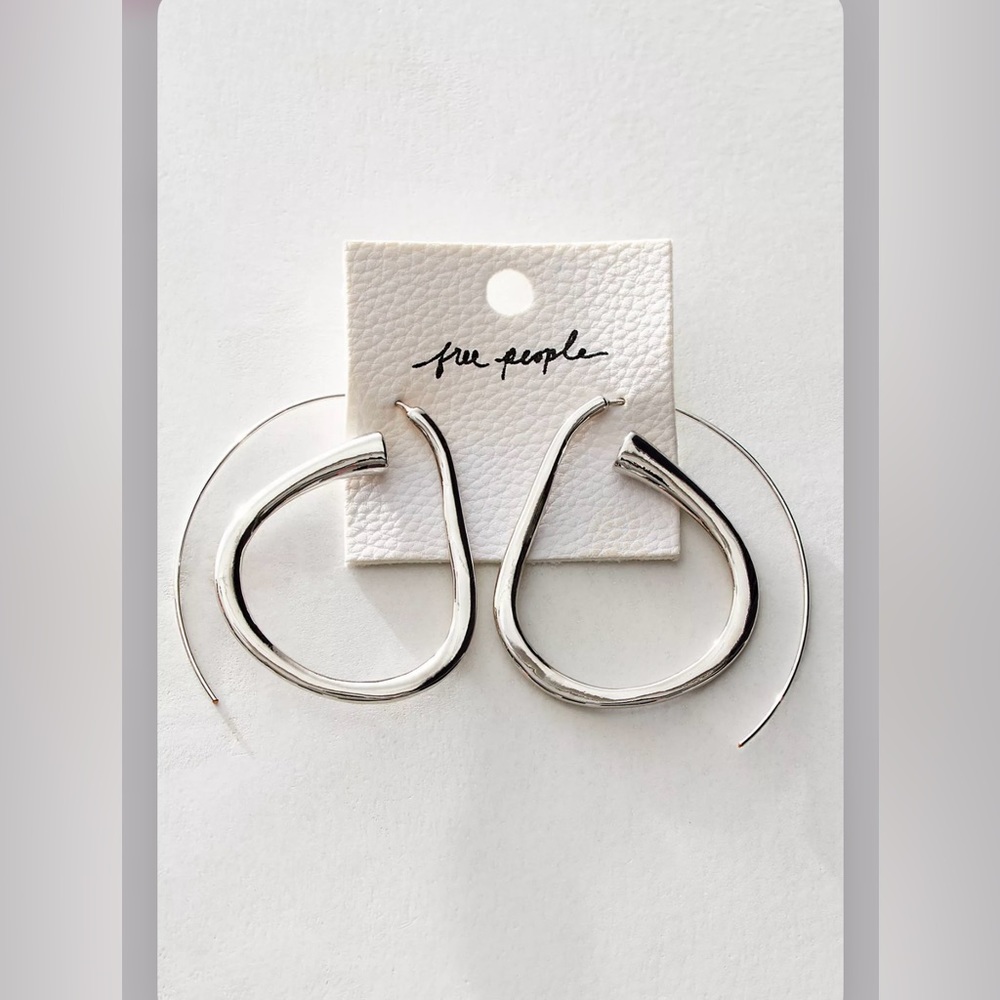 Free people eyes on you earring